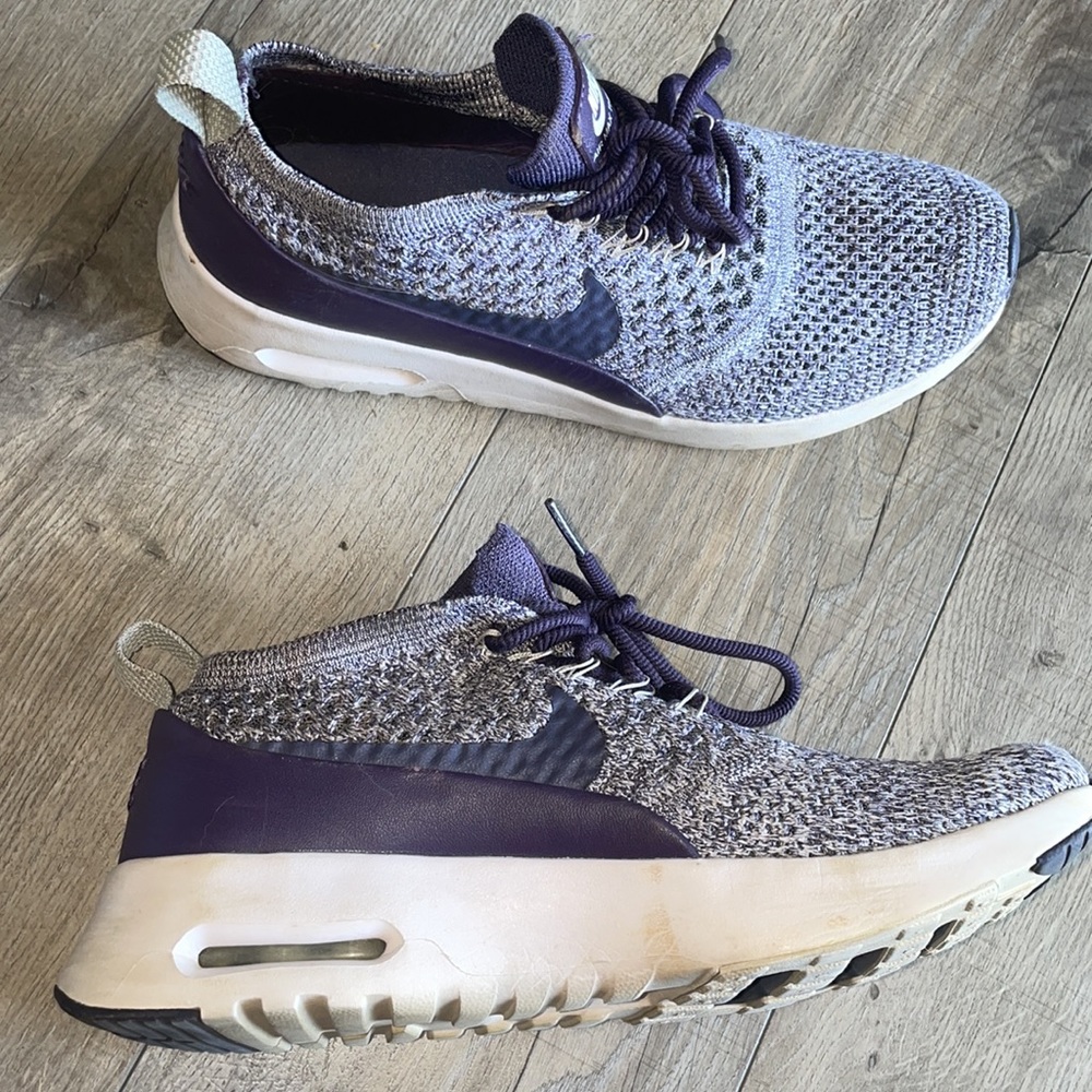 Nike - Picture 2 of 5